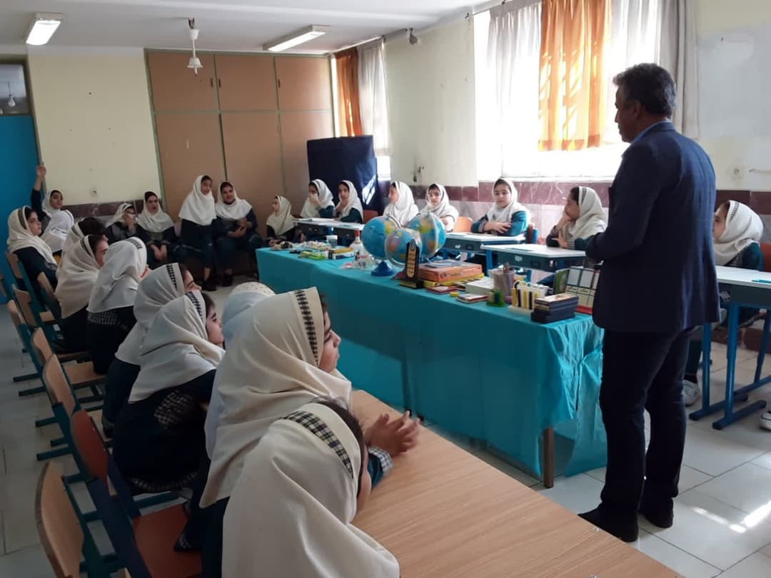 برگزاری کلاسهای شاهنامه خوانی و فن بیان توسط استاد رحیمی